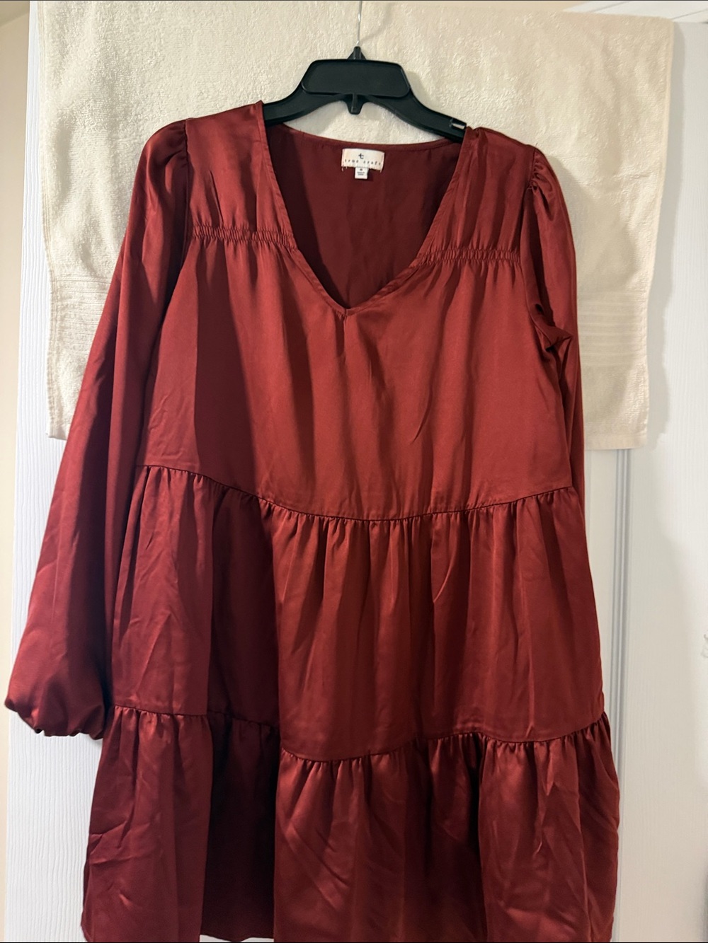 Windsor Rust Red V-Neck Tiered Long Sleeve Dress